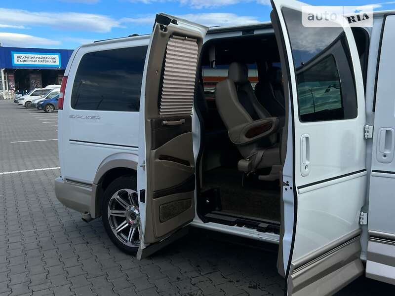 Минивэн GMC Savana 2016 в Черновцах