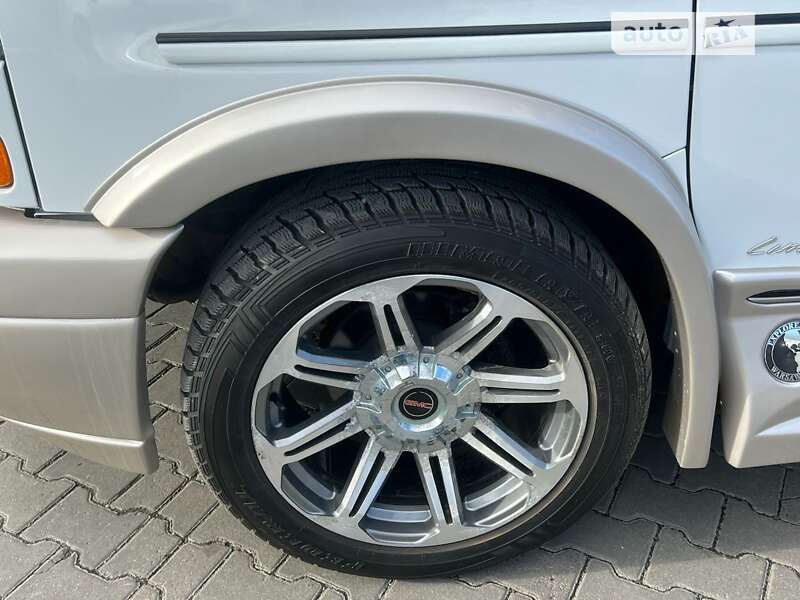 Минивэн GMC Savana 2016 в Черновцах