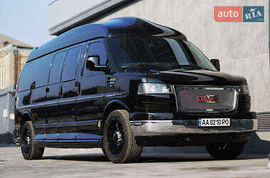 Минивэн GMC Savana 2010 в Киеве