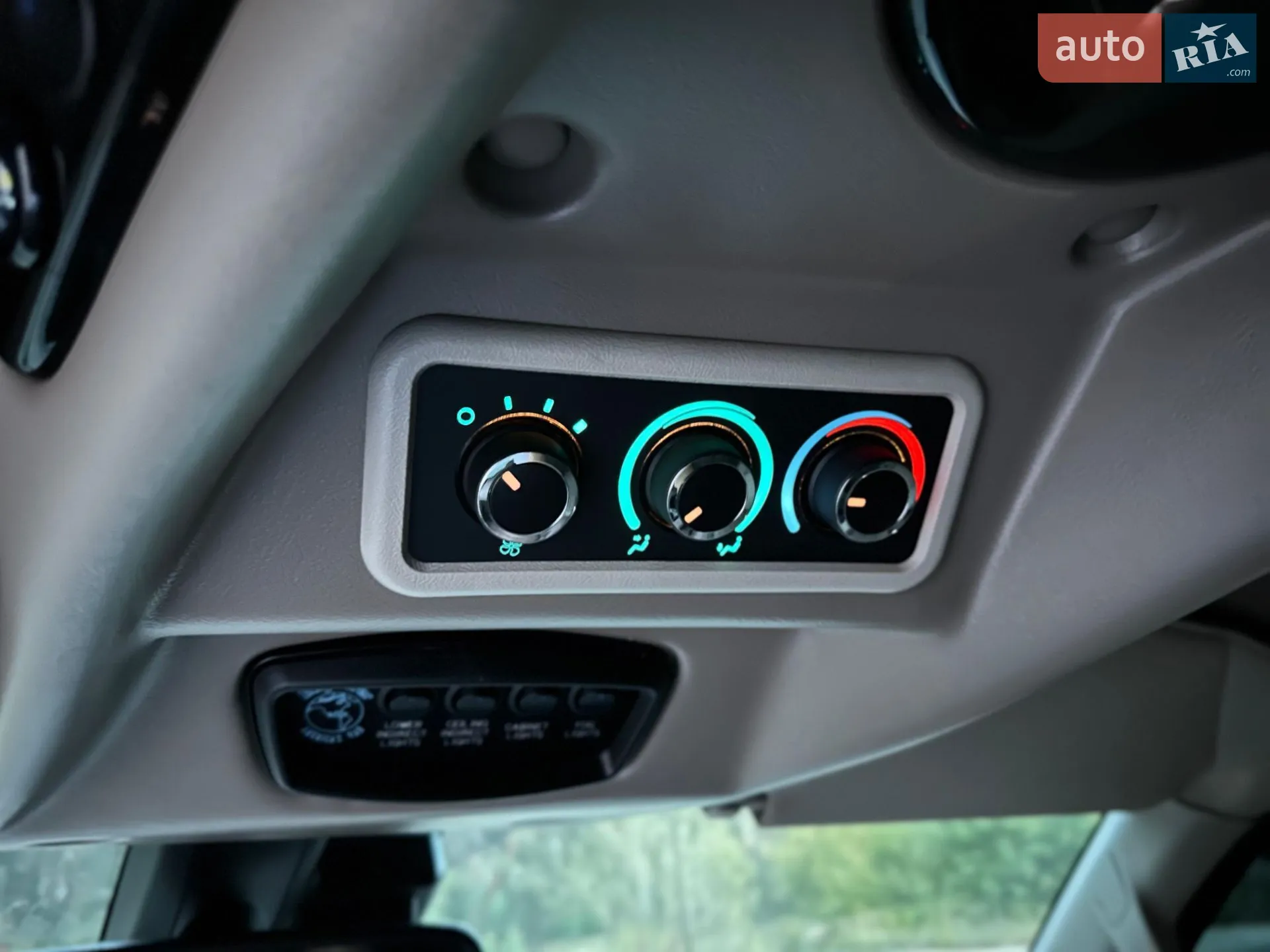 2020 GMC Savana - мініатюра 42