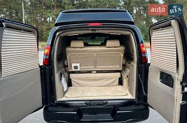Минивэн GMC Savana 2020 в 
