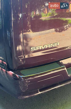 Минивэн GMC Savana 2003 в 