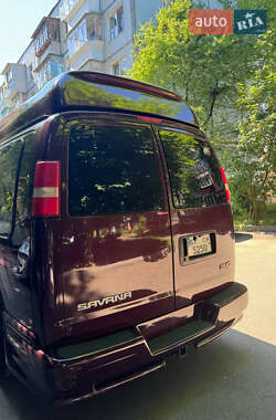 Минивэн GMC Savana 2003 в 