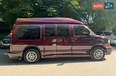 Минивэн GMC Savana 2003 в 