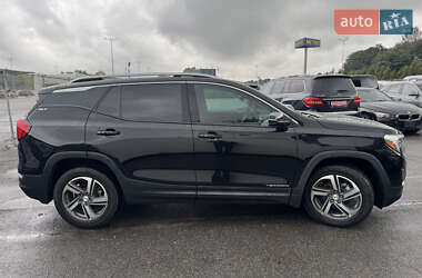 Внедорожник / Кроссовер GMC Terrain 2018 в 