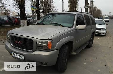 Внедорожник / Кроссовер GMC Yukon 1999 в 