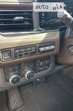 Внедорожник / Кроссовер GMC Yukon 2023 в 