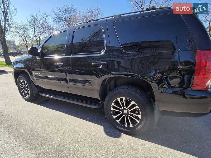 Внедорожник / Кроссовер GMC Yukon 2006 в Киеве