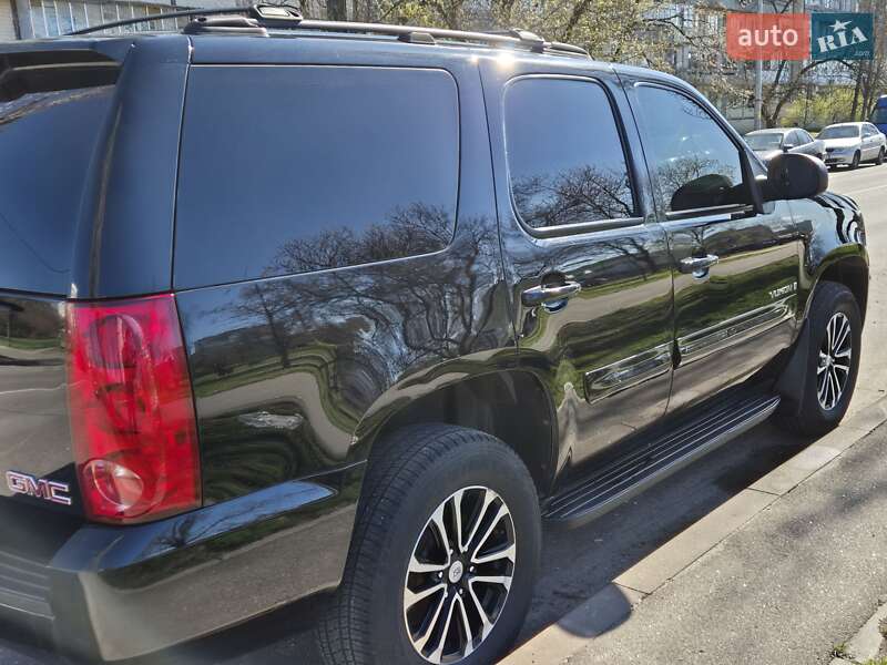 Внедорожник / Кроссовер GMC Yukon 2006 в Киеве