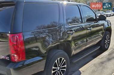 Внедорожник / Кроссовер GMC Yukon 2006 в 