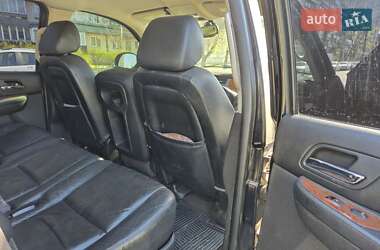 Внедорожник / Кроссовер GMC Yukon 2006 в 
