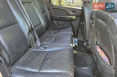 Внедорожник / Кроссовер GMC Yukon 2006 в 
