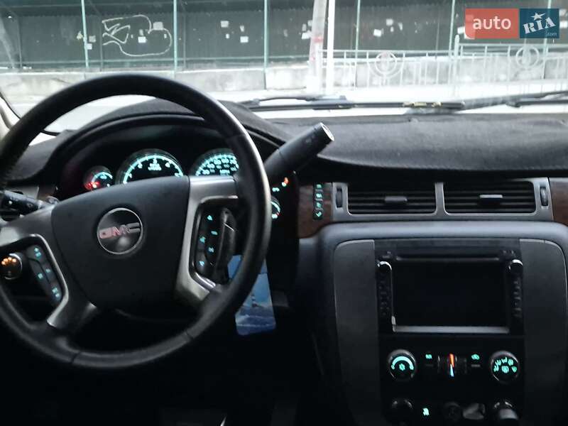 Внедорожник / Кроссовер GMC Yukon 2006 в Киеве
