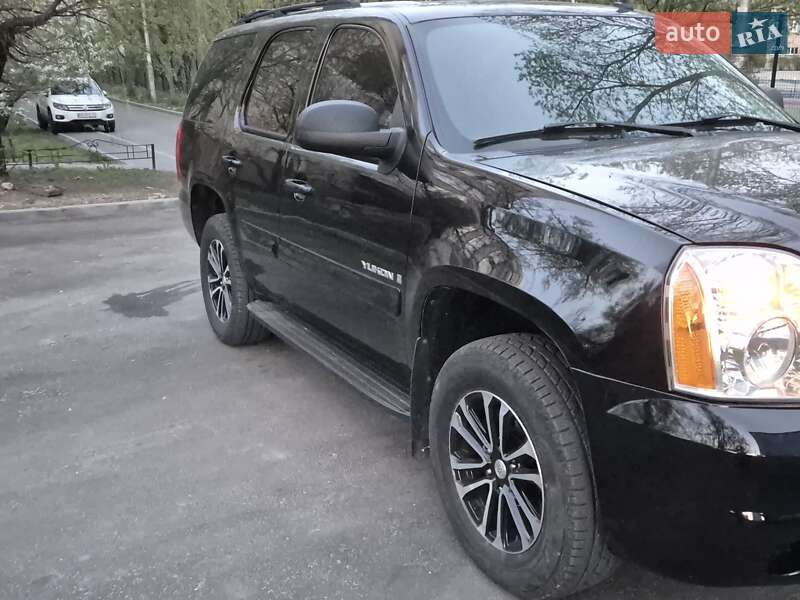 Внедорожник / Кроссовер GMC Yukon 2006 в Киеве