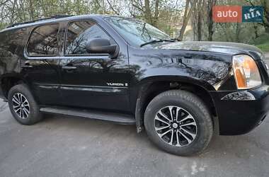 Внедорожник / Кроссовер GMC Yukon 2006 в 
