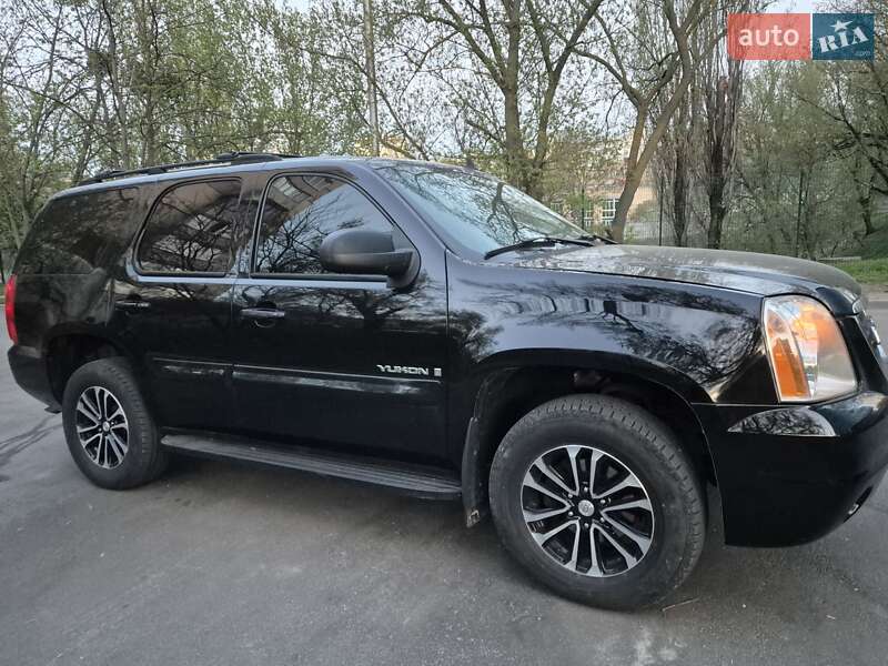 Внедорожник / Кроссовер GMC Yukon 2006 в Киеве