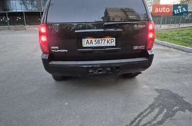 Внедорожник / Кроссовер GMC Yukon 2006 в 