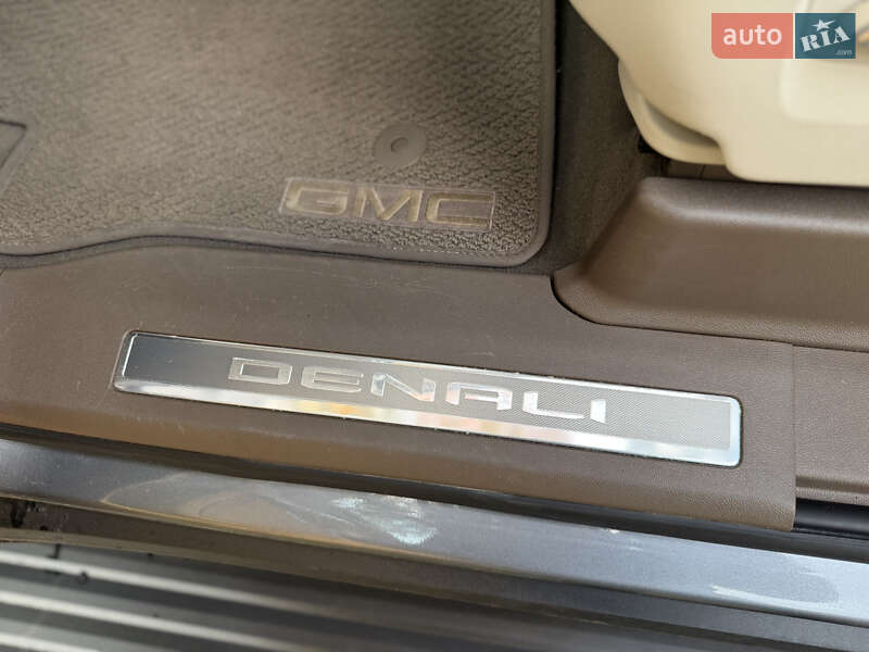 Внедорожник / Кроссовер GMC Yukon 2021 в Львове
