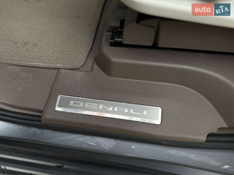 Внедорожник / Кроссовер GMC Yukon 2021 в Львове