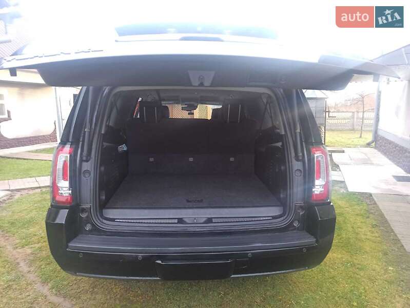 Позашляховик / Кросовер GMC Yukon 2017 в Стрию