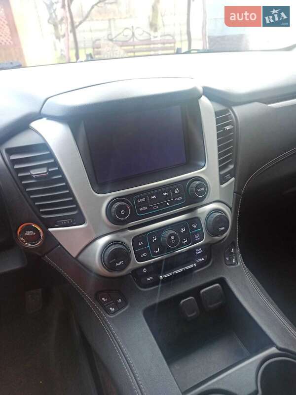 Позашляховик / Кросовер GMC Yukon 2017 в Стрию