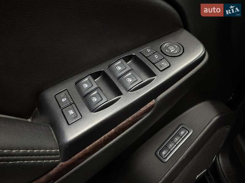 Внедорожник / Кроссовер GMC Yukon 2018 в Киеве