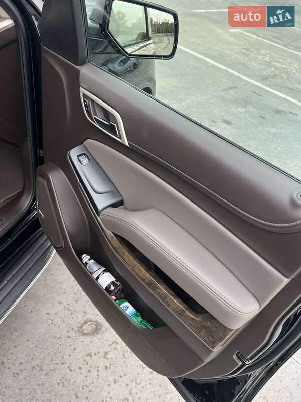 Позашляховик / Кросовер GMC Yukon 2017 в Києві