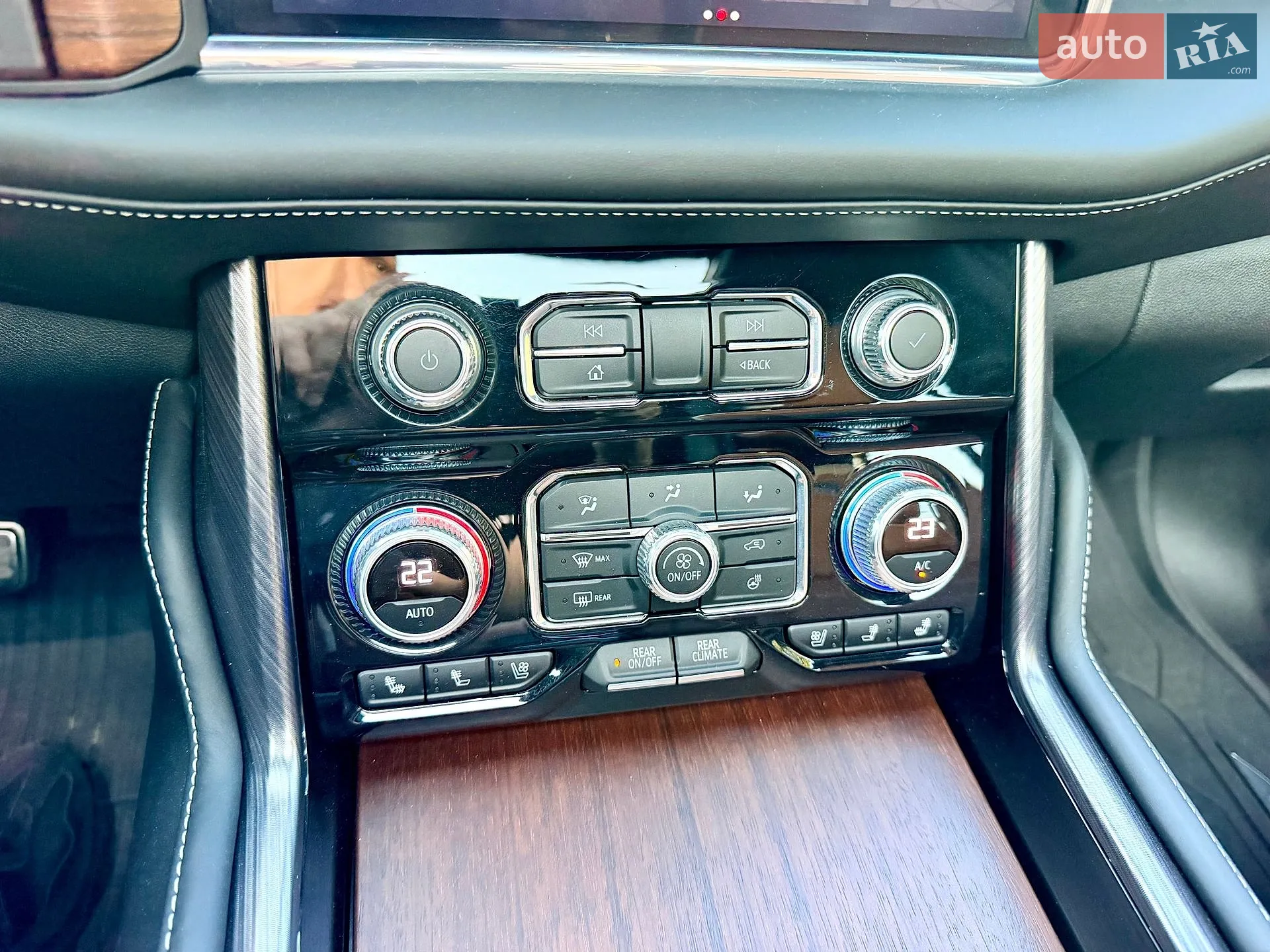 2023 GMC Yukon - мініатюра 76