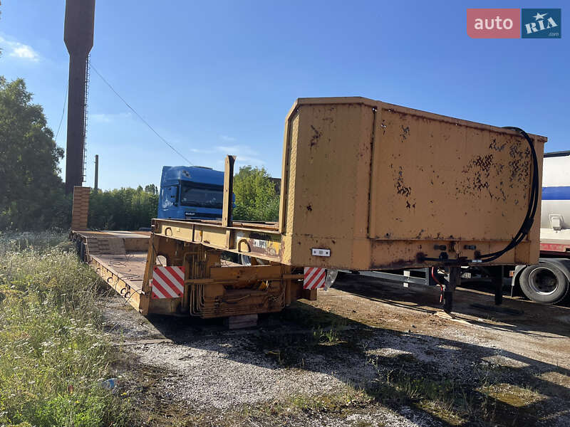 Низкорамна платформа Goldhofer STZ 1992 в Калинівці