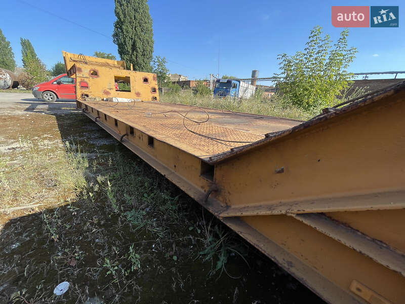 Низкорамна платформа Goldhofer STZ 1992 в Калинівці