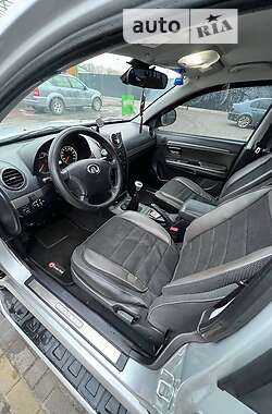 Внедорожник / Кроссовер Great Wall Haval H3 2012 в 
