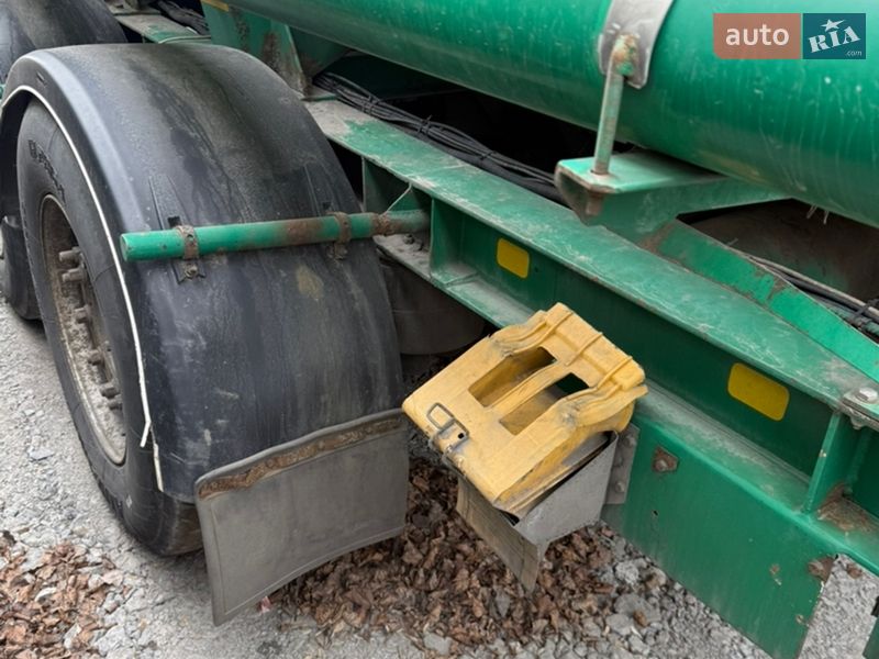 Цистерна Guhur SEM 1985 в Дніпрі