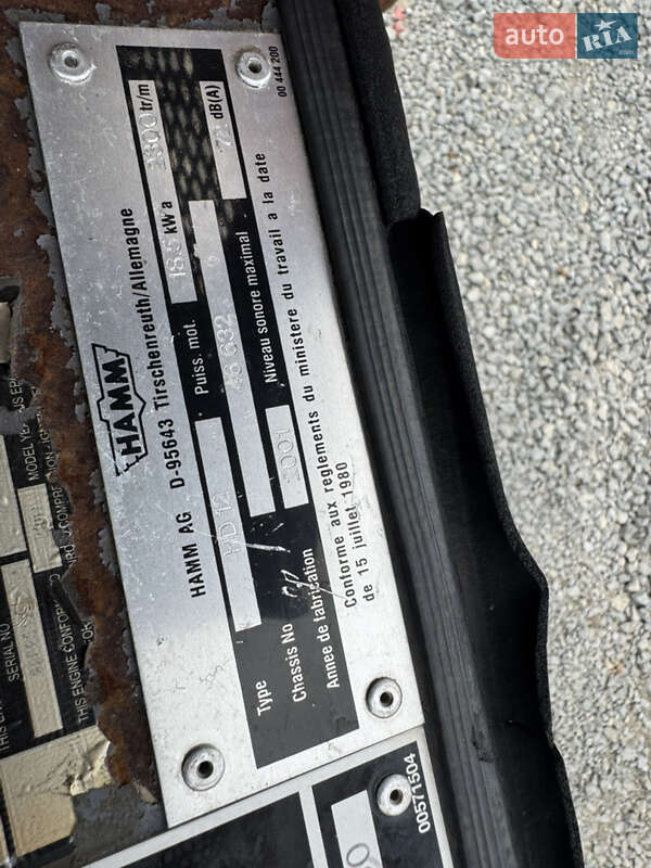 Дорожній каток Hamm HD 12 2001 в Недобоївцях