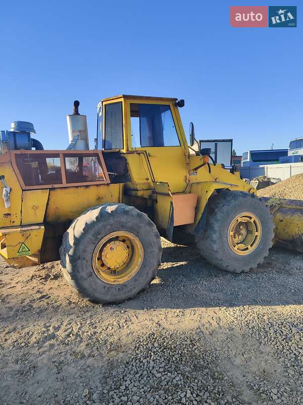 Фронтальный погрузчик Hanomag E 1989 в Коломые