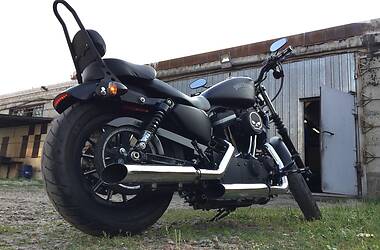 Мотоцикл Чоппер Harley-Davidson 883 Iron 2013 в 