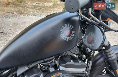Мотоцикл Чоппер Harley-Davidson 883 Iron 2022 в 