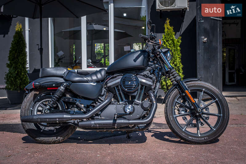 Мотоцикл Круізер Harley-Davidson 883 Iron 2019 в 