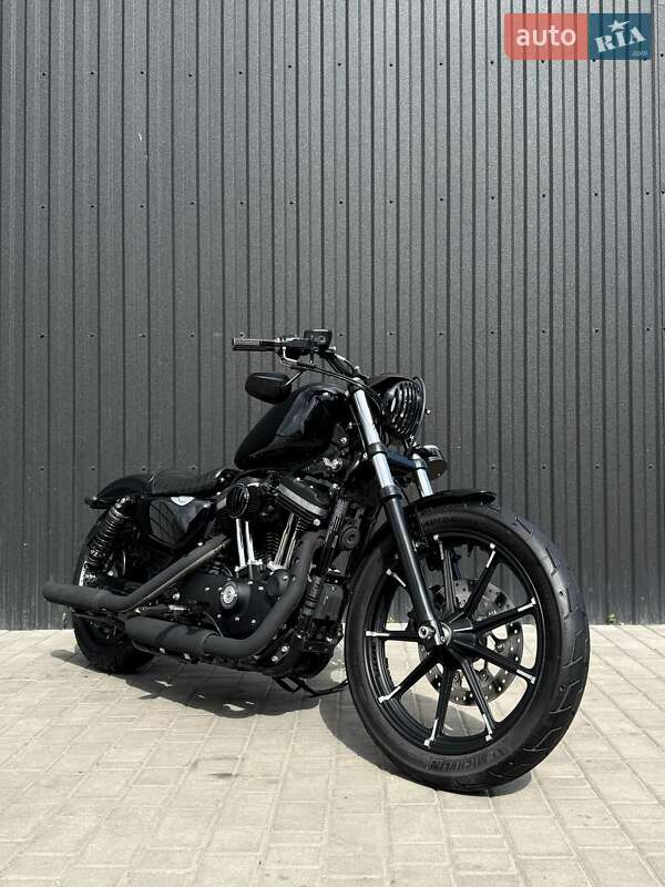 Harley-Davidson 883 Iron 2022