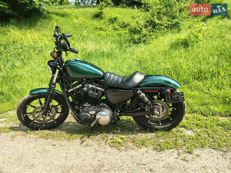 Мотоцикл Кастом Harley-Davidson 883 Iron 2021 в 