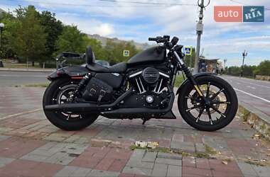 Мотоцикл Чоппер Harley-Davidson 883 Iron 2022 в 