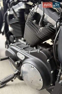 Боббер Harley-Davidson 883 Iron 2022 в 
