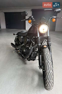 Боббер Harley-Davidson 883 Iron 2022 в 