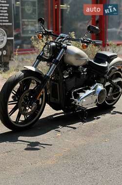 Мотоцикл Чоппер Harley-Davidson Breakout 2018 в 