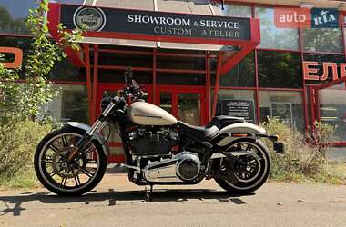 Мотоцикл Чоппер Harley-Davidson Breakout 2018 в 