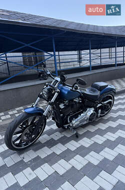 Мотоцикл Круизер Harley-Davidson Breakout 2018 в 