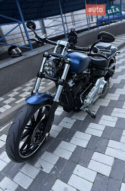 Мотоцикл Круизер Harley-Davidson Breakout 2018 в 