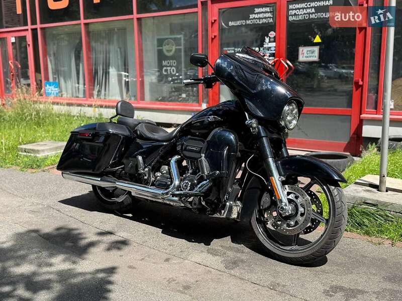Harley-Davidson CVO Street Glide 2016