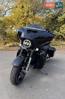 Мотоцикл Круізер Harley-Davidson CVO Street Glide 2016 в Рівному