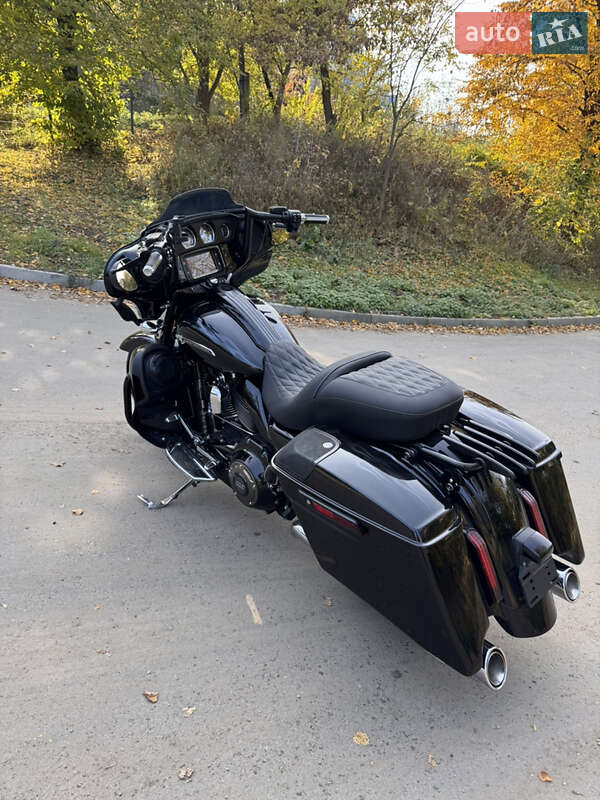 Мотоцикл Круізер Harley-Davidson CVO Street Glide 2016 в Рівному фото 9 Мотоцикл Круізер Harley-Davidson CVO Street Glide 2016 в Рівному