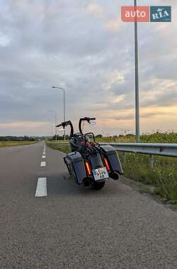 Мотоцикл Круізер Harley-Davidson FLHR 2016 в  фото 3 Мотоцикл Круізер Harley-Davidson FLHR 2016 в